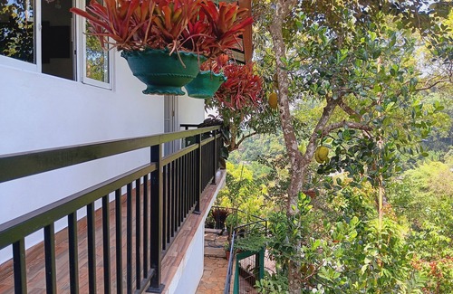 Kandy House | Charming 2-bedroom house in peaceful Kandy with WiFi