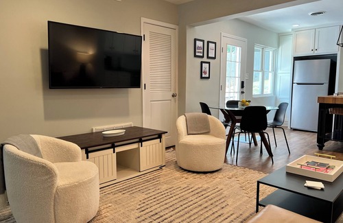 Athens House | Charming 2-bedroom house in delightful Athens with AC, WiFi