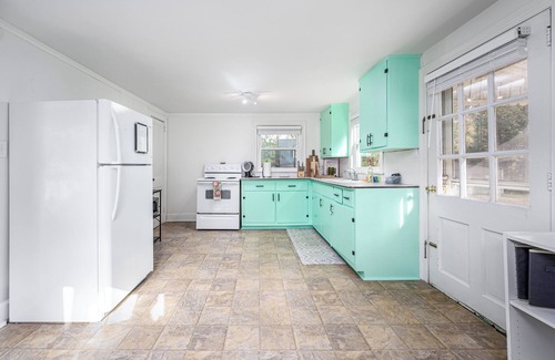 Croasdaile Farm Master House | Charming 2-bedroom house in fabulous Durham - close to Duke, downtown and UNC
