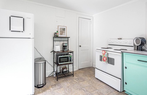 Croasdaile Farm Master House | Charming 2-bedroom house in fabulous Durham - close to Duke, downtown and UNC