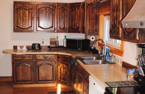 White Mills House | Charming 2-bedroom house with WiFi, AC - 2 minutes from Lake Wallenpaupack