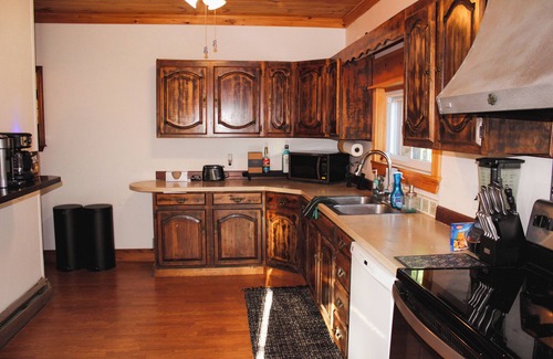 White Mills House | Charming 2-bedroom house with WiFi, AC - 2 minutes from Lake Wallenpaupack