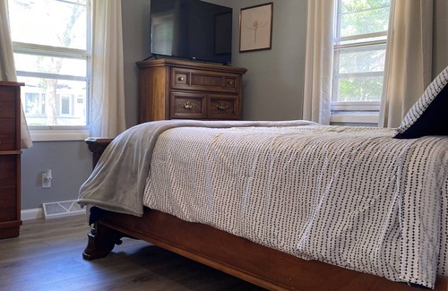 Neenah House | Charming 2-bedroom house in delightful Neenah with WiFi, AC, & spacious backyard