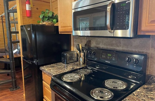 Pottsboro Cabin | Charming 2 Bedroom Lakeview Cabin: Cabin D