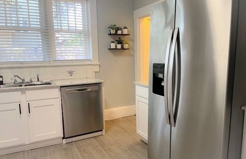 Lawton House | Charming 2-bedroom Lawton home Near Fort Sill and Shopping