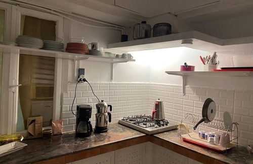 Kusadasi House | Charming 2-bedroom private house with AC, WiFi in Kusadası