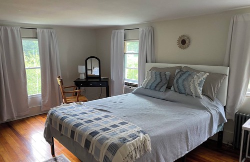 Canaan House | Charming 2-bedroom Queechy Lake house in enchanting Canaan with WiFi, AC.
