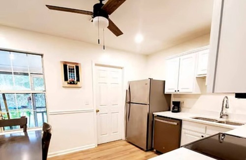 West Ashley House | Charming 2-bedroom townhome next to Greenway, Convenient and Close to Everything