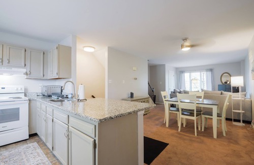 Downtown Wilmington House | Charming 2-bedroom townhome with WiFi, AC in Wilmington