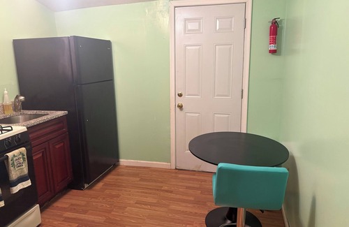 Wilmington House | Charming 2-bedroom townhome with WiFi and AC in Wilmington close to riverfront.