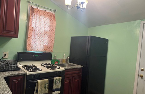 Wilmington House | Charming 2-bedroom townhome with WiFi and AC in Wilmington close to riverfront.