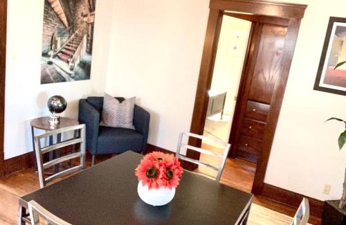 Lakewood House | Charming 2-Bedroom Thoreau Lower