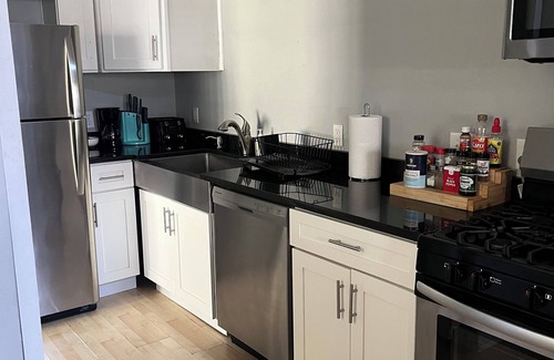 Milwaukee House | Charming 2-bedroom townhome in wonderful Milwaukee