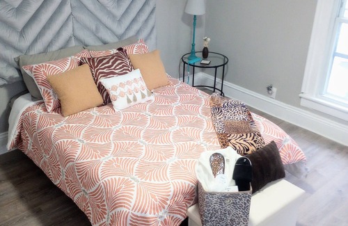 Downtown Rochester House | Charming 2-bedroom townhome with WiFi, AC in enchanting Rochester