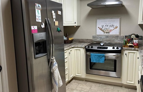 Fortson House | Charming 2-bedroom townhome with WiFi, AC in welcoming Columbus