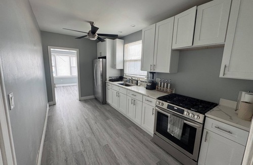 Chicago Lawn House | Charming 2-bedroom townhome in brilliant Chicago with WiFi, AC
