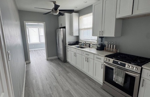 Chicago Lawn House | Charming 2-bedroom townhome in brilliant Chicago with WiFi, AC