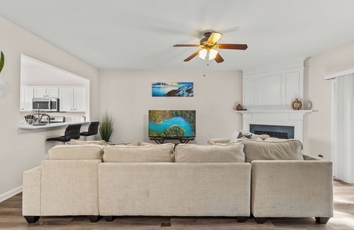 Northwest Raleigh House | Charming 2-bedroom townhome near RDU Airport and downtown Raleigh