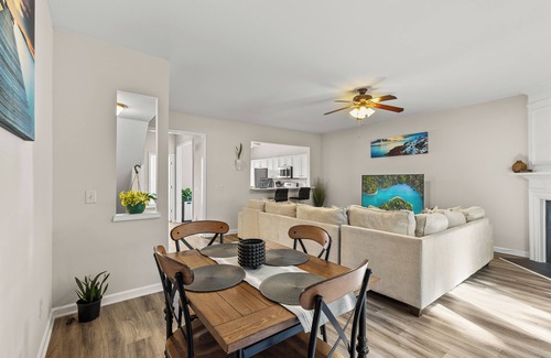 Northwest Raleigh House | Charming 2-bedroom townhome near RDU Airport and downtown Raleigh