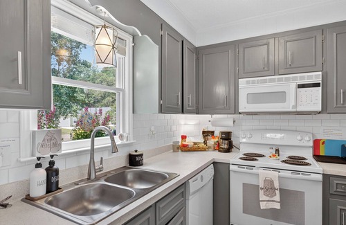 Eden House | Charming 2-bedroom townhome in great location offering all the comforts of home.