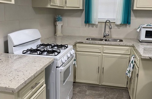 Highlands - Perkins House | Charming 2-bedroom house only 4 minutes from the gates of LSU.