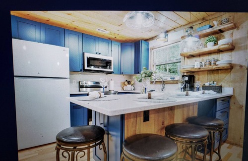Blairsville Cabin | Charming 2-bedroom cabin with WiFi, AC in enchanting Blairsville