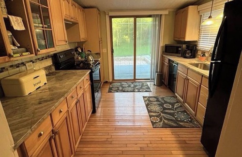 Brooksville Cottage | Charming 2-bedroom cottage with AC, WiFi in tranquil Brooksville