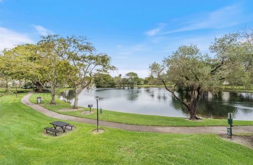 Delray Beach Condo | Charming 2-bedroom condo in delightful Delray Beach with AC, WiFi