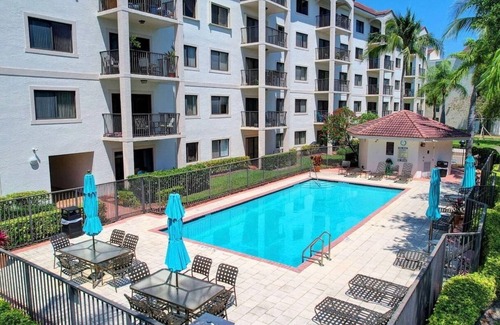 Delray Beach Condo | Charming 2-bedroom condo in delightful Delray Beach with AC, WiFi