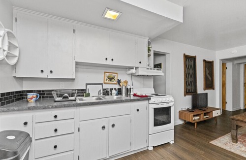 Great Falls Apartment | Charming 2 Bedroom Apartment