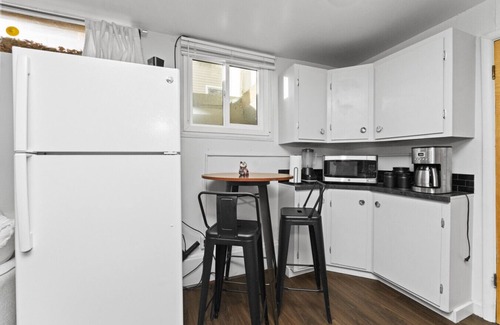 Great Falls Apartment | Charming 2 Bedroom Apartment
