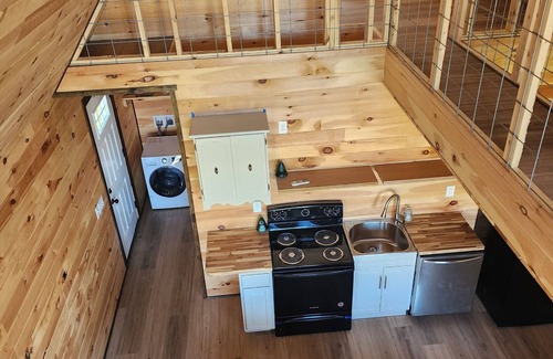 Guntersville Cabin | Charming 2-bedroom cabin with WiFi, AC 5 minutes away from Lake Guntersville