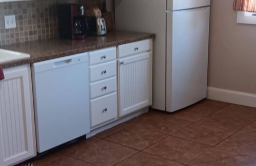 Idaho Falls House | Charming 2-bedroom 1919 house with WiFi, AC in serene Idaho Falls