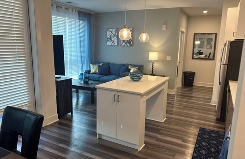 Mile Square Apartment | Charming 2-bedroom apartment in Indianapolis with AC, WiFi, fitness room