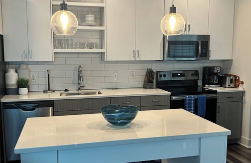 Mile Square Apartment | Charming 2-bedroom apartment in Indianapolis with AC, WiFi, fitness room
