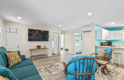 Jensen Beach House | Charming 2-bedroom house with AC, WiFi in lovely Jensen Beach