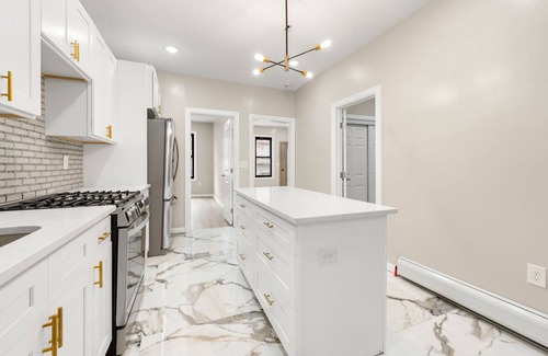 West Side Apartment | Charming 2-bedroom apartment in Jersey City & Minutes to NYC