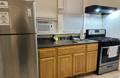 Jersey City Apartment | Charming 2-bedroom apartment with AC, WiFi in Jersey City