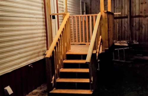 Lake Charles House | Charming 2-bedroom Mobile Home in Lake Charles with WiFi, Jaccuzy, Washer/Dryer