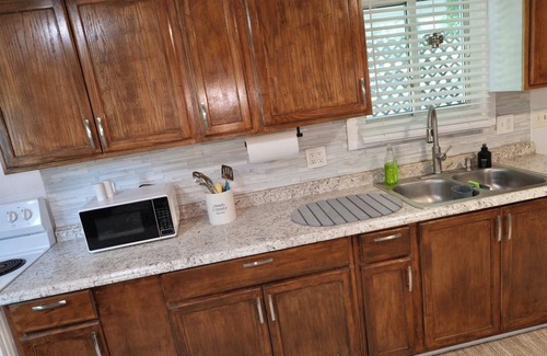Lake Katrine House | Charming 2-bedroom house in serene Lake Katrine with AC