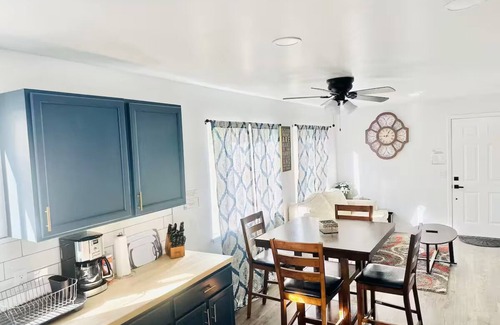 Kelseyville Cabin | Charming 2-bedroom cabin with Wi-Fi included in Loch Lomond