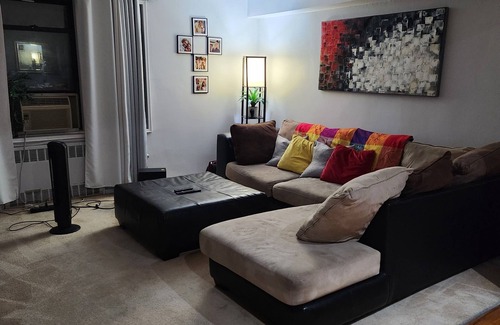 North Side Apartment | Charming 2-bedroom apartment in lovely Mount Vernon with free parking on site