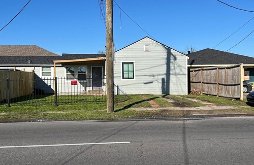 Saint Claude Apartment | Charming 2-bedroom apartment with AC, WiFi in marvelous New Orleans