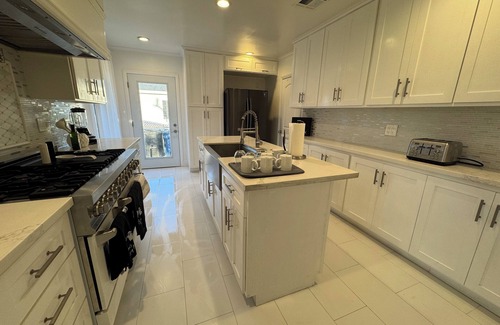 El Rancho House | Charming 2-bedroom house with WiFi, AC in wonderful Pico Rivera