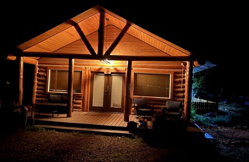 Seeley Lake Cabin | Charming 2-bedroom cabin with bonus loft, pet-friendly in Seeley Lake