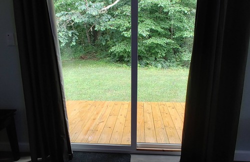 Johnson County House | Charming 2-bedroom house with WiFi, AC in wonderful Shady Valley