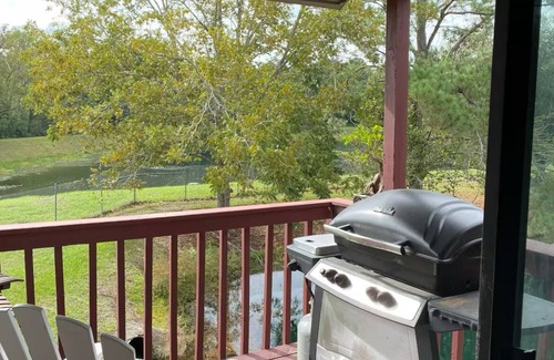 College Town House | Charming 2-bedroom townhome with WiFi and AC in Tallahassee. Walk to Stadium FSU