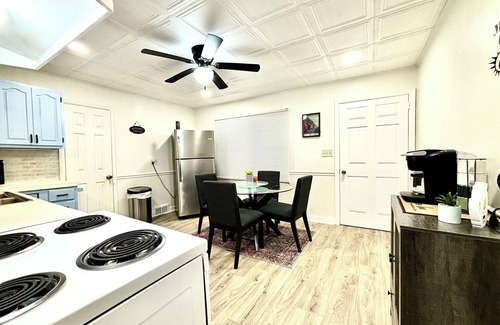 Thomasville Apartment | Charming 2-bedroom apartment in amazing Thomasville with AC, WiFi