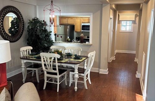 Lackey Condo | Charming 2-bedroom condo in marvelous Williamsburg with WiFi, fitness room