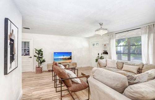 Downtown Zephyrhills House | Charming 2-bedroom house in Zephyrhills, FL
